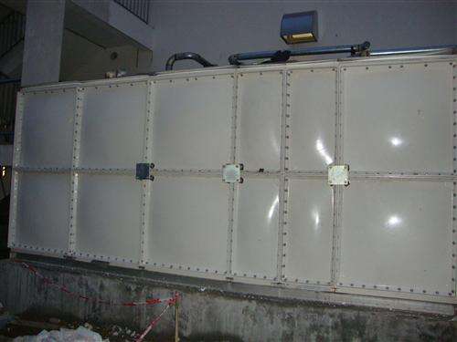 玻璃鋼消防水箱優(yōu)點及質(zhì)量要求